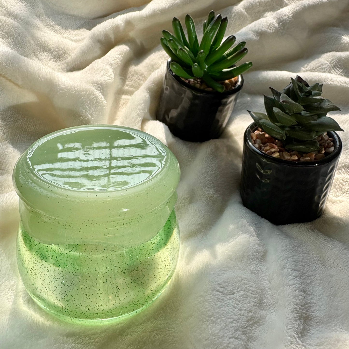 Garden Dew Resin Jar