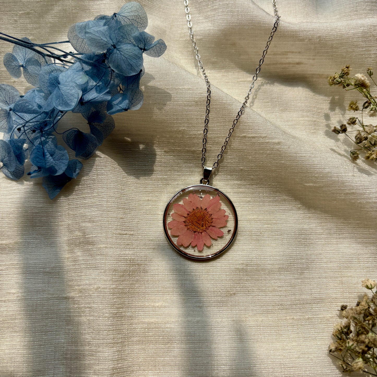 Blush Daisy Necklace