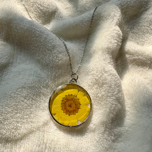 Golden Daisy Dream Necklace