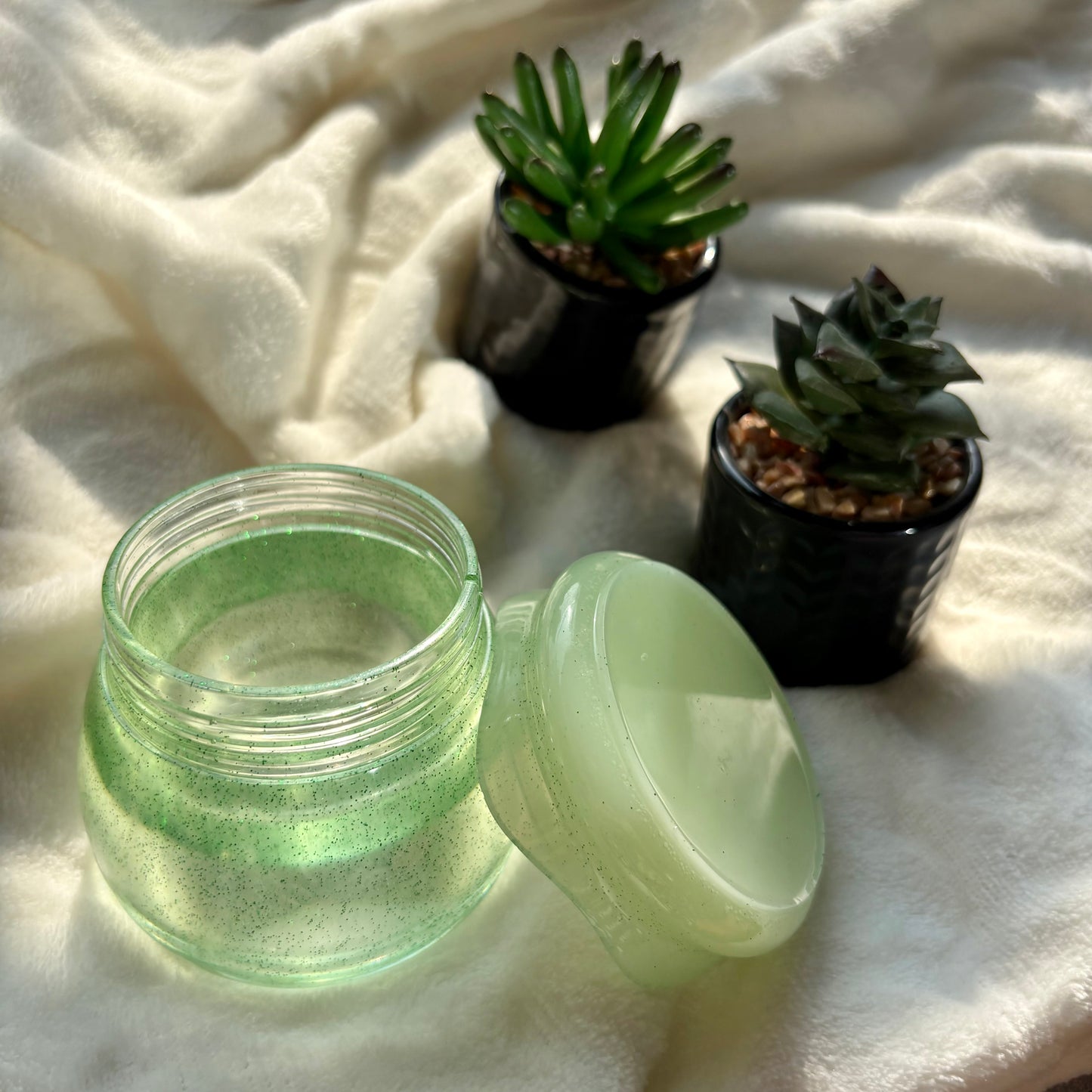 Garden Dew Resin Jar