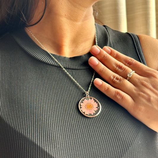 Blush Daisy Necklace
